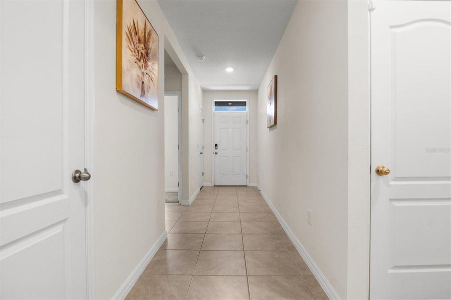 Spacious, unfurnished interior of a new home in Cypress Park Estates, Haines City (Image 20).