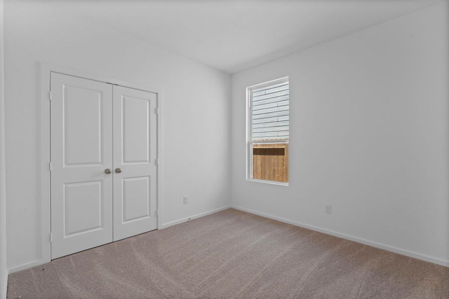 Spacious, unfurnished interior of a new home in Stokesbury, Waller (Image 7).