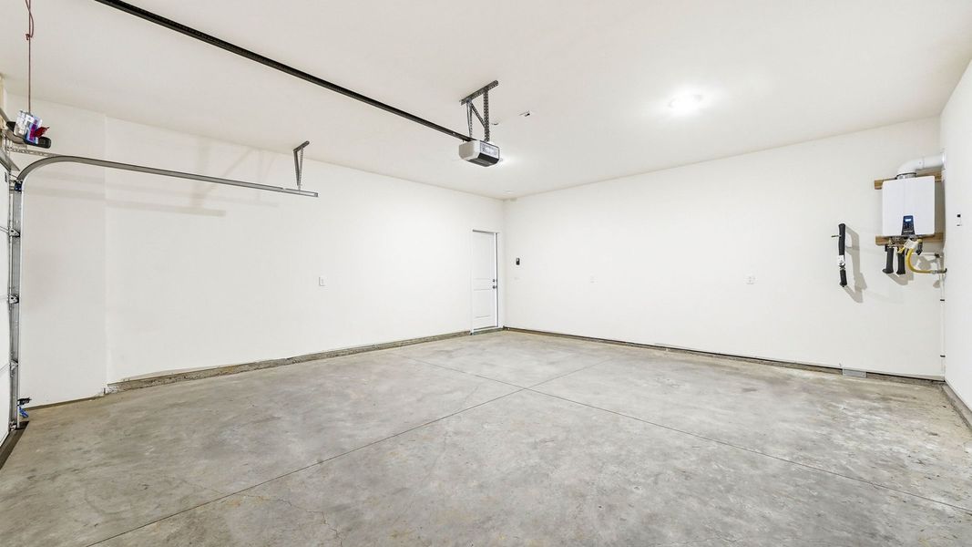 Spacious, unfurnished interior of a new home in Fieldcrest Acres, Blountville (Image 25). Spacious, unfurnished interior of a new home in Fieldcrest Acres, Blountville (Image 25).