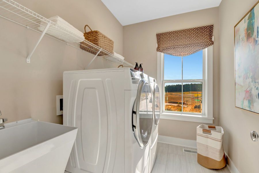 Representative interior finishes for a home built from the Dillon by Beazer Homes in The Summit, Apex (Image 19). Representative interior finishes for a home built from the Dillon by Beazer Homes in The Summit, Apex (Image 19).