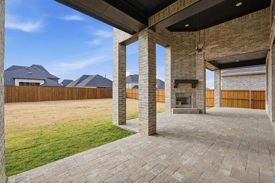 Exterior details and patio area of a home in Sandbrock Ranch, Aubrey (Image 20).