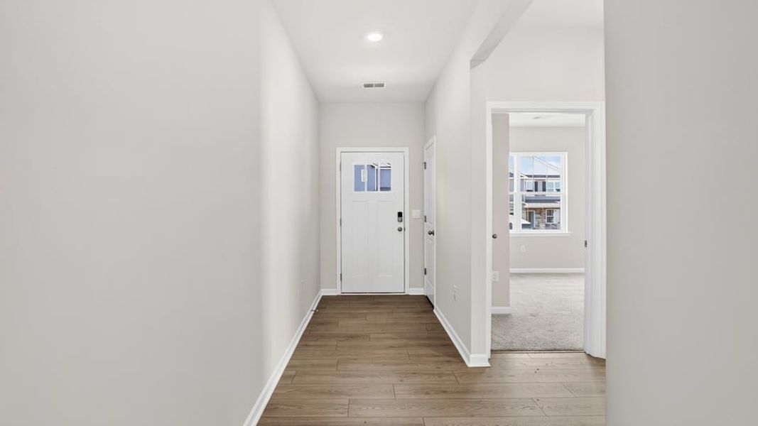 Spacious, unfurnished interior of a new home in Benjamin's Grove, Woodruff (Image 16).