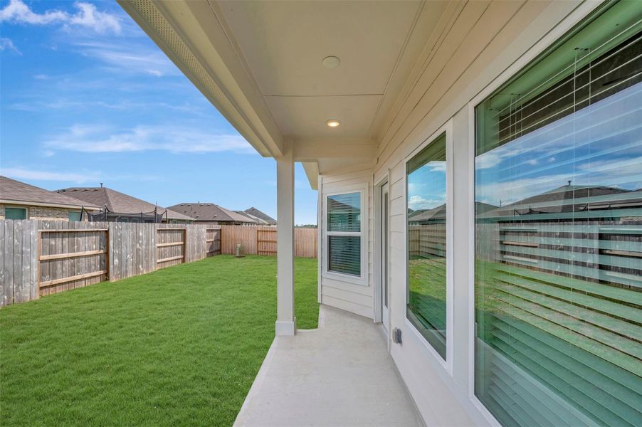 Exterior details and patio area of a home in Miller's Pond, Rosenberg (Image 3).