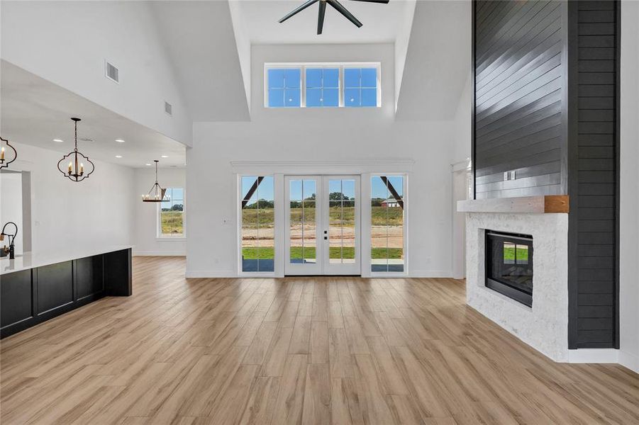 Spacious, unfurnished interior of a new home in Oak Water Ranch, Granbury (Image 31). Spacious, unfurnished interior of a new home in Oak Water Ranch, Granbury (Image 31).