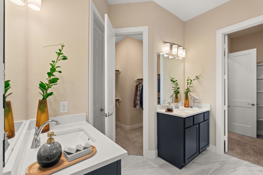 Furnished interior view inside a new home in Brookewater, Rosenberg (Image 19).
