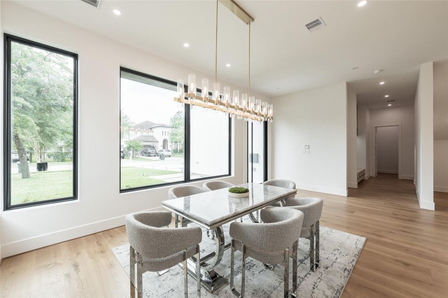 A simple and inviting space for everyday dining