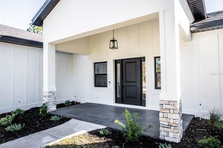Exterior details and patio area of a home in , Weeki Wachee (Image 26).
