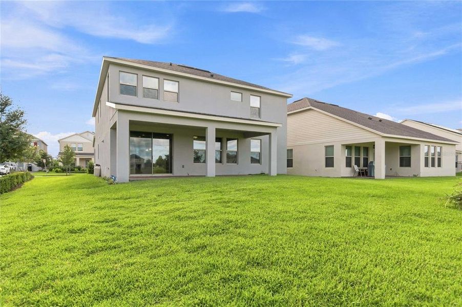 Exterior details and patio area of a home in , Winter Garden (Image 27).