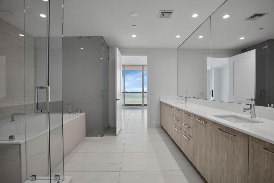 Owner's Bath Owner's Bath