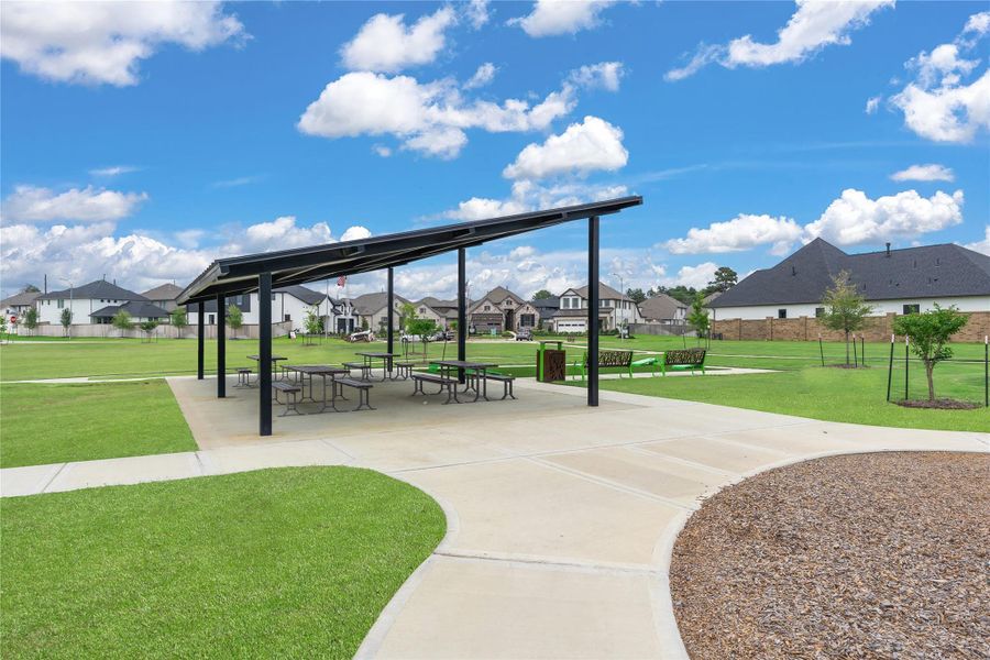 Community amenities in Wood Leaf Reserve, Tomball (Image 12).