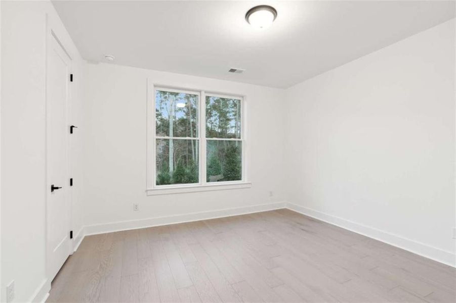 Spacious, unfurnished interior of a new home in Ellis, Marietta (Image 29).