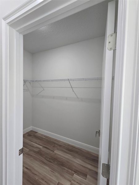 Spacious, unfurnished interior of a new home in , Ocala (Image 18).