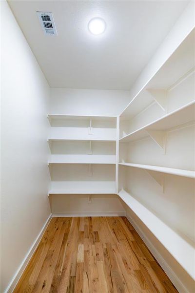 Spacious, unfurnished interior of a new home in , Garland (Image 13).