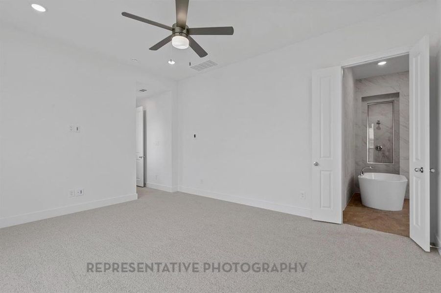 Spacious, unfurnished interior of a new home in Ridge Crossing, Waxahachie (Image 20).