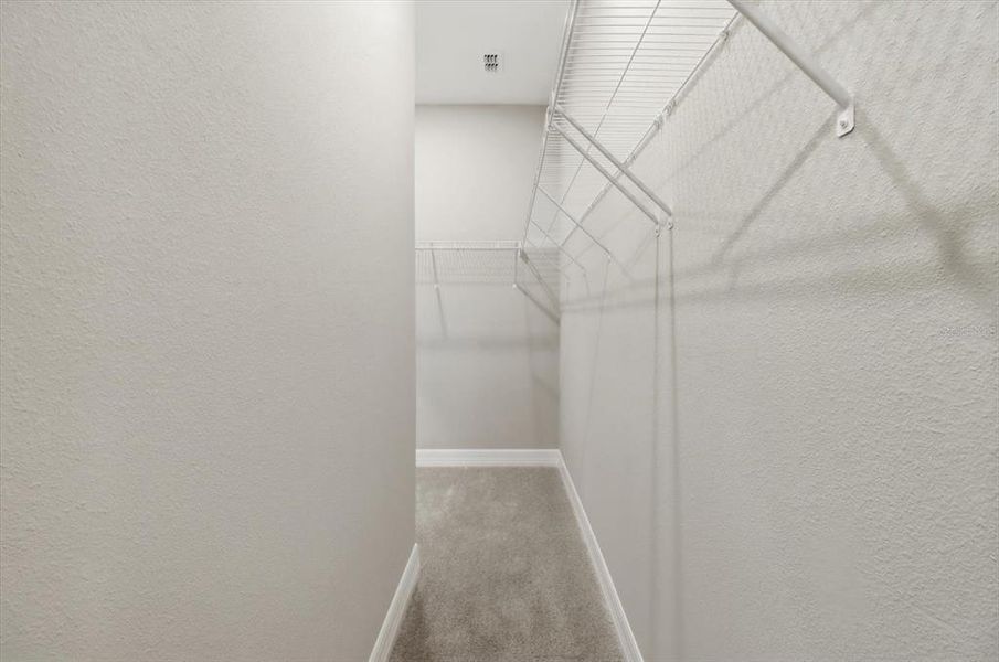 Spacious, unfurnished interior of a new home in , Ocala (Image 31).