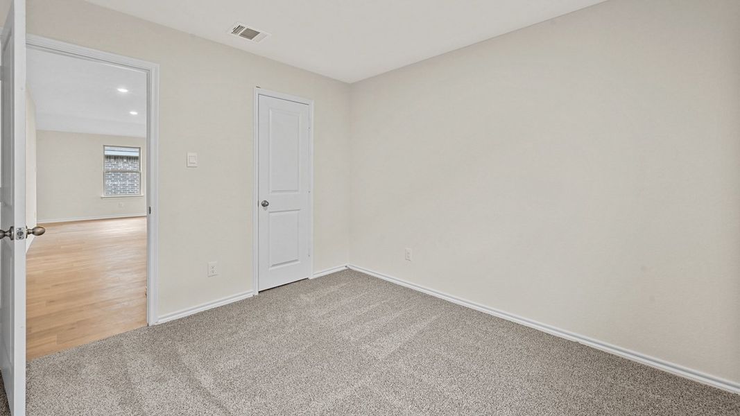 Spacious, unfurnished interior of a new home in Stonewyck Farms, Ennis (Image 30).