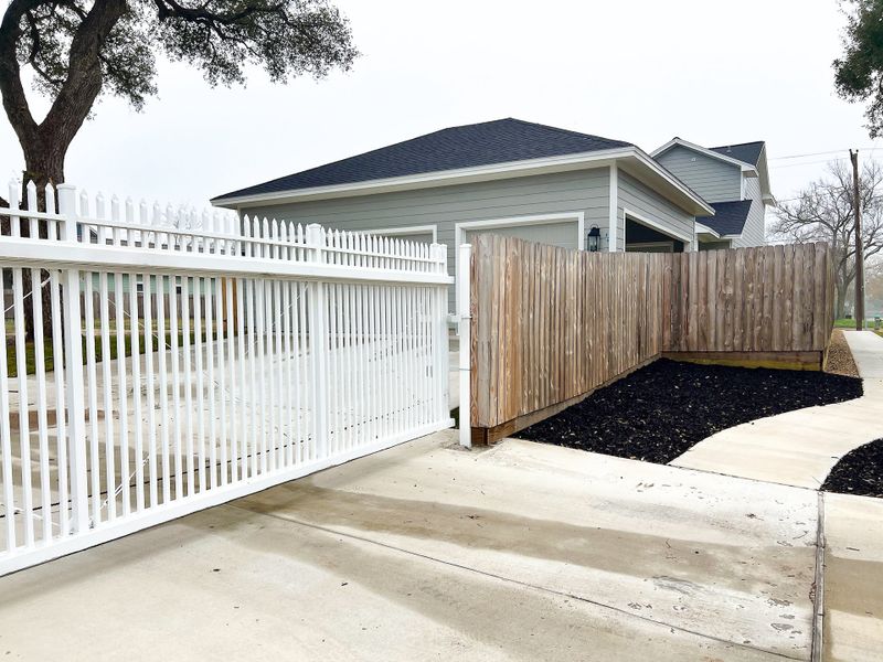 Exterior details and patio area of a home in Diamond Hill Collection, Victoria (Image 38).