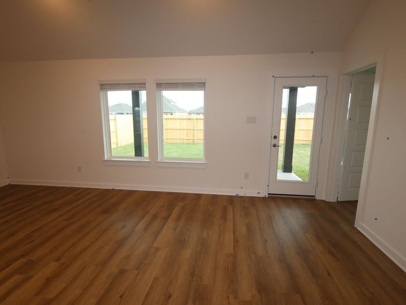 Spacious, unfurnished interior of a new home in Ambrose, La Marque (Image 23).