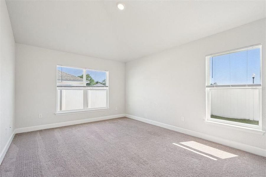 Spacious, unfurnished interior of a new home in , Ocala (Image 25).