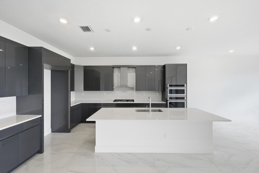 38-print-10140-royal-ascot-avenue