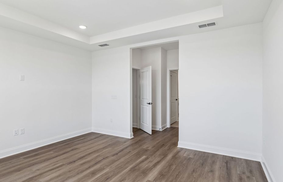 Spacious, unfurnished interior of a new home in Del Webb Southern Harmony, Murfreesboro (Image 34).