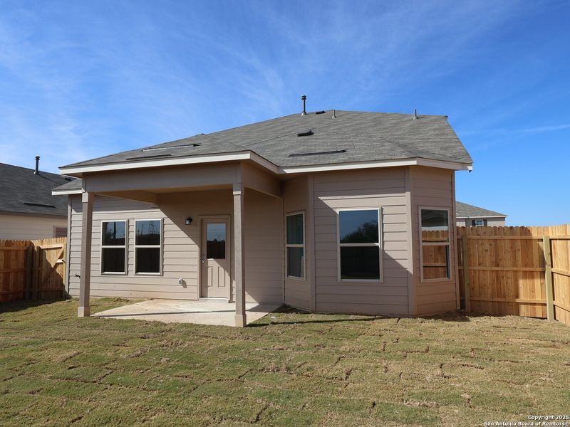 Exterior details and patio area of a home in Agave, San Antonio (Image 28).