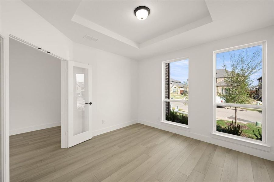 Spacious, unfurnished interior of a new home in High Country, Burleson (Image 17). Spacious, unfurnished interior of a new home in High Country, Burleson (Image 17).