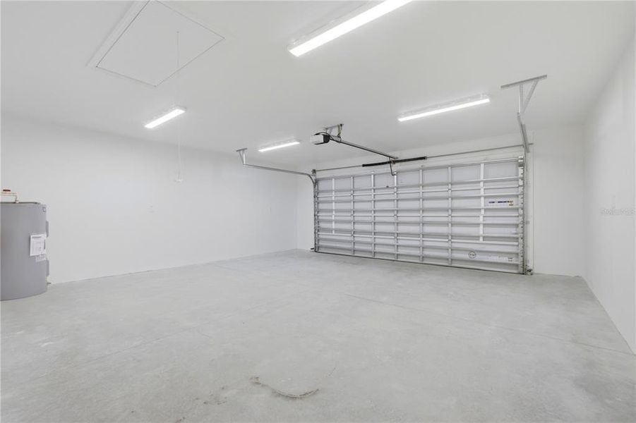Spacious, unfurnished interior of a new home in , Ocklawaha (Image 18).