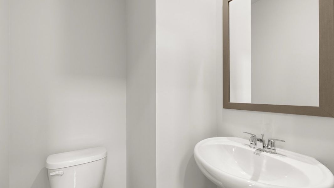 Representative interior finishes for a home built from the Belhaven by D.R. Horton in Braselton Village, Braselton (Image 12).