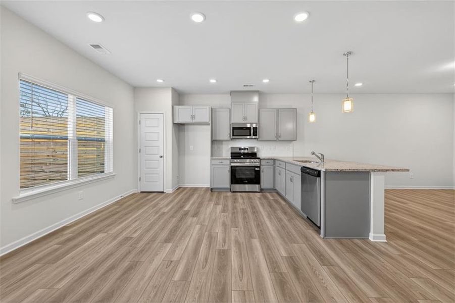 Furnished interior view inside a new home in Franklin Manor, Lawrenceville (Image 9).
