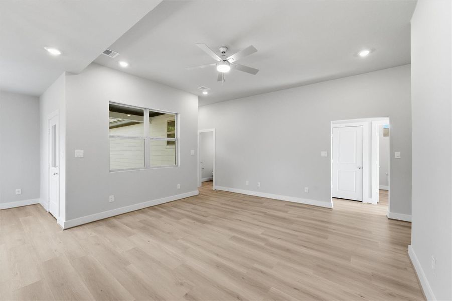 Spacious, unfurnished interior of a new home in , Hempstead (Image 15). Spacious, unfurnished interior of a new home in , Hempstead (Image 15).