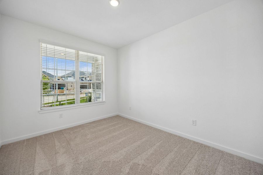 Spacious, unfurnished interior of a new home in Ellerden, Tomball (Image 11).