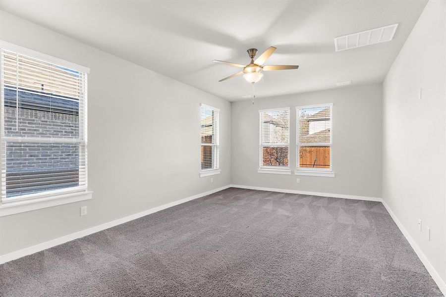 Spacious, unfurnished interior of a new home in Wolf Creek Farms, Melissa (Image 32).