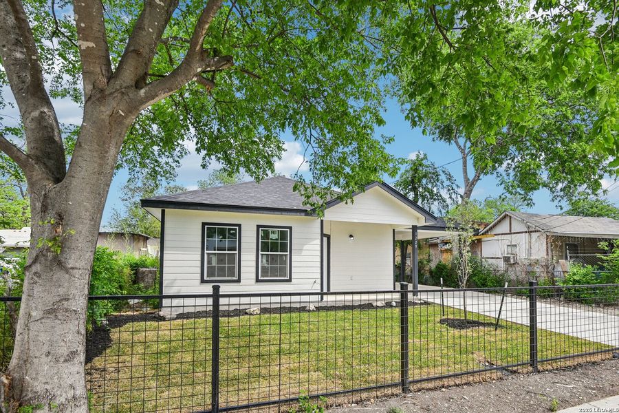 Front exterior of a new home in , San Antonio, TX, highlighting curb appeal (Image 20). Front exterior of a new home in , San Antonio, TX, highlighting curb appeal (Image 20).