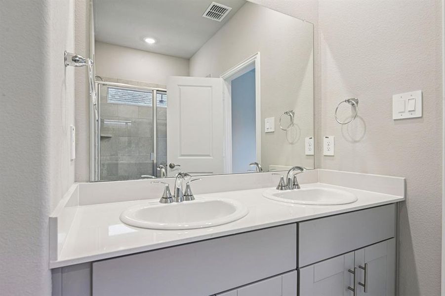 Photo is not of the actual home, but is an inspirational photo of builder’s model home and may depict options, furnishings, and/or decorator features that are not included. Photo is not of the actual home, but is an inspirational photo of builder’s model home and may depict options, furnishings, and/or decorator features that are not included.