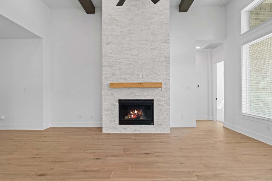 Spacious, unfurnished interior of a new home in Fulshear Lakes, Fulshear (Image 53). Spacious, unfurnished interior of a new home in Fulshear Lakes, Fulshear (Image 53).