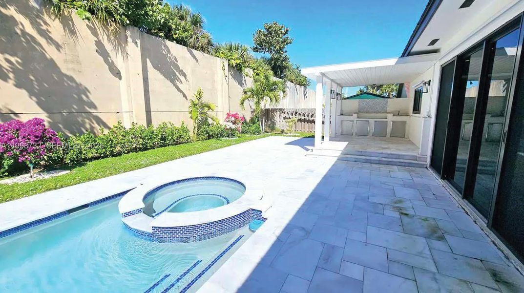 Exterior details and patio area of a home in , Boynton Beach (Image 3).