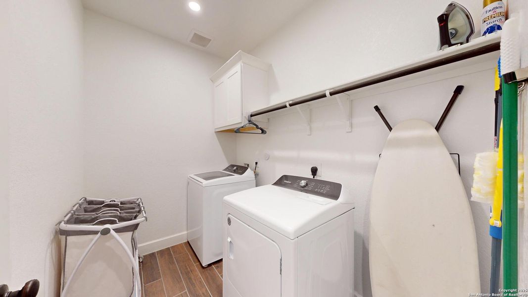 Furnished interior view inside a new home in Weston Oaks 55', San Antonio (Image 32).