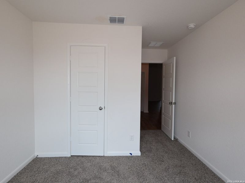 Spacious, unfurnished interior of a new home in Meadows at Clear Springs, New Braunfels (Image 30).