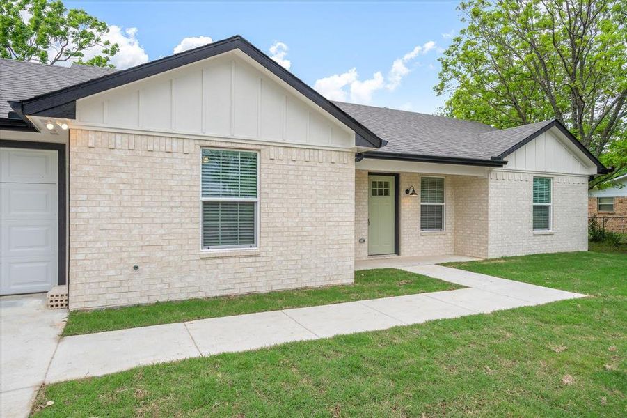 Exterior details and patio area of a home in , Wills Point (Image 3).