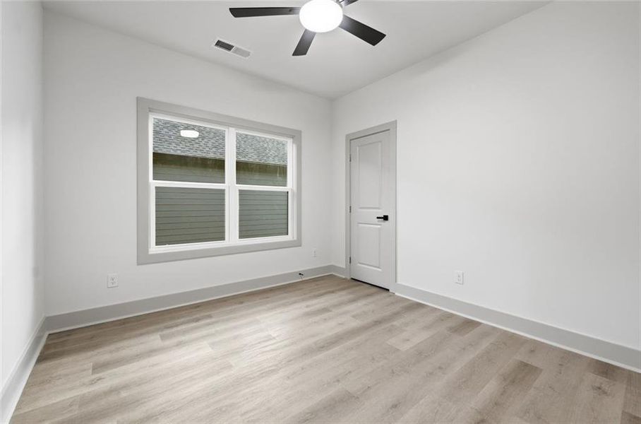 Spacious, unfurnished interior of a new home in , Athens (Image 25).