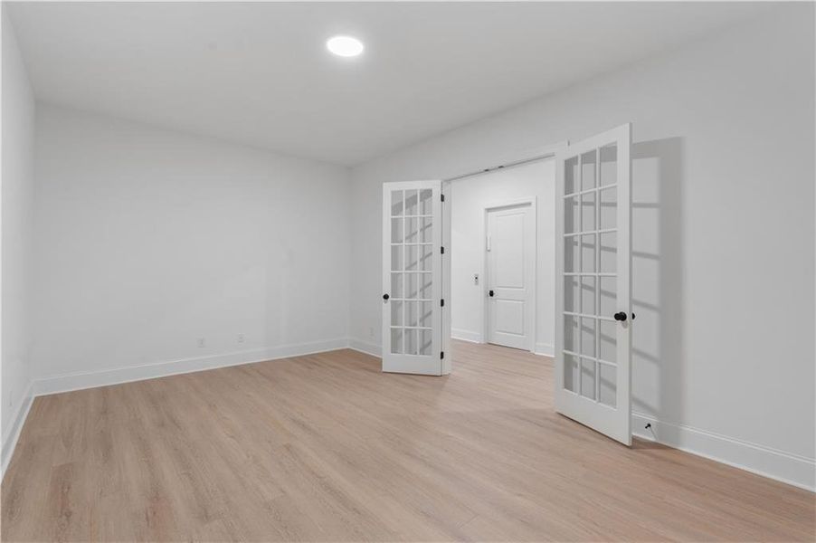 Spacious, unfurnished interior of a new home in Waterside Single Family, Peachtree Corners (Image 52). Spacious, unfurnished interior of a new home in Waterside Single Family, Peachtree Corners (Image 52).