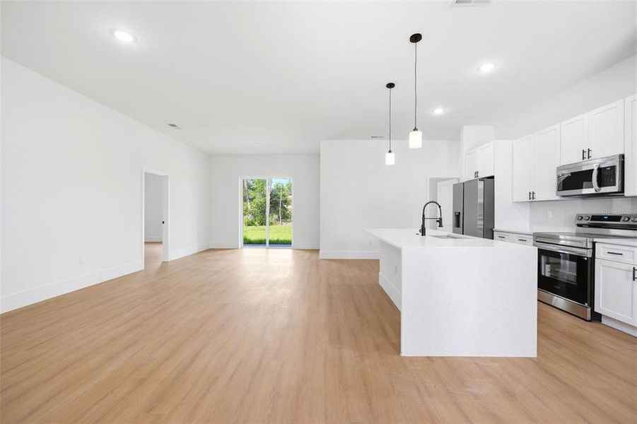 Spacious, unfurnished interior of a new home in , Ocala (Image 25).