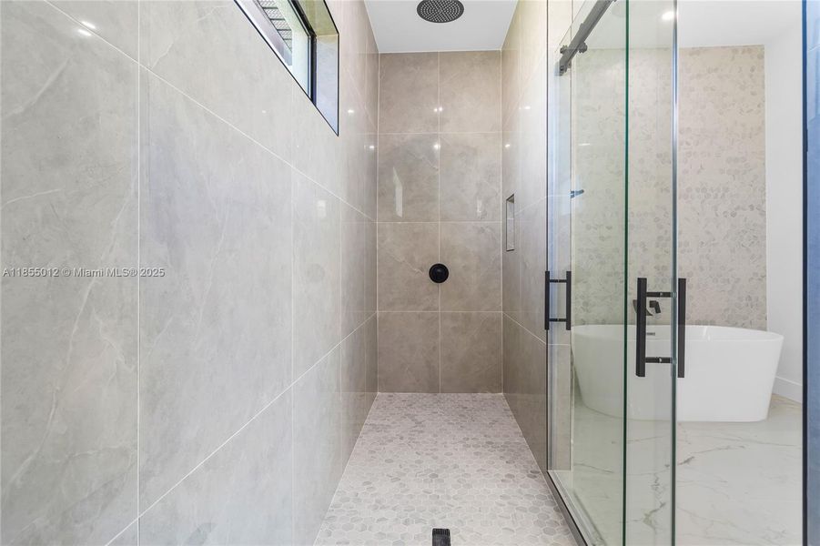 Oversized Shower with Rain Head