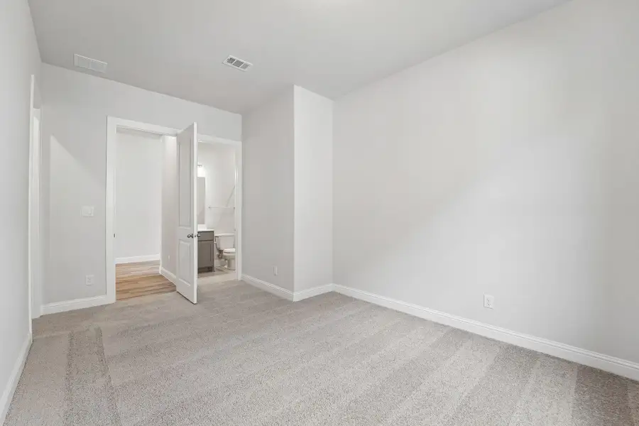 Spacious, unfurnished interior of a new home in WILDTREE 60', Montgomery (Image 29).