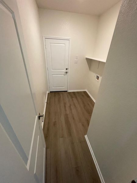 Spacious, unfurnished interior of a new home in Mustang Valley, Manor (Image 19). Spacious, unfurnished interior of a new home in Mustang Valley, Manor (Image 19).