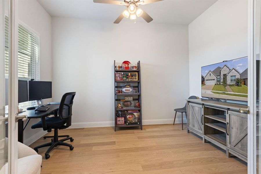 Furnished interior view inside a new home in Inspiration, Lucas (Image 11).