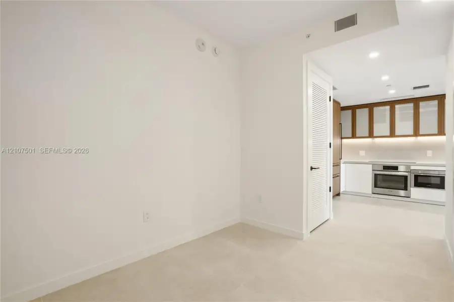 Spacious, unfurnished interior of a new home in , Miami (Image 31).