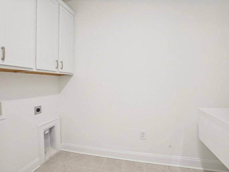 Spacious, unfurnished interior of a new home in , Holly Springs (Image 42).