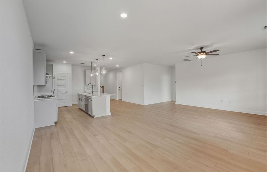 Spacious, unfurnished interior of a new home in Lagos, Manor (Image 33).